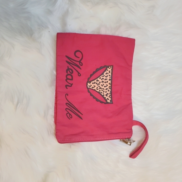 Wear Me :Wash Me Lingerie Bag - Picture 1 of 4